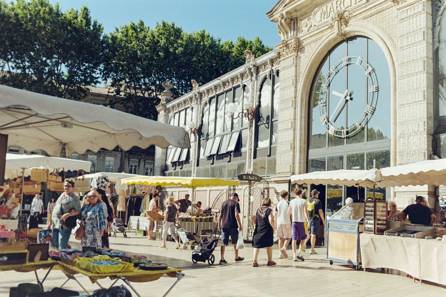Marché en plein air en Occitanie